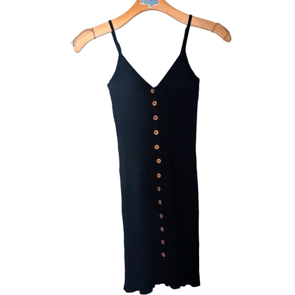 Forever 21 Contemporary Single Breasted Front Solid black Dress